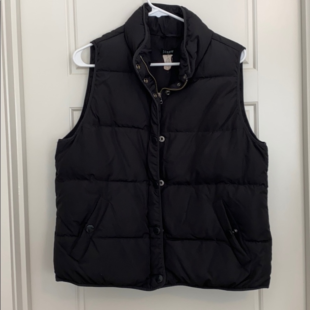 J Crew women’s black puffer vest size large